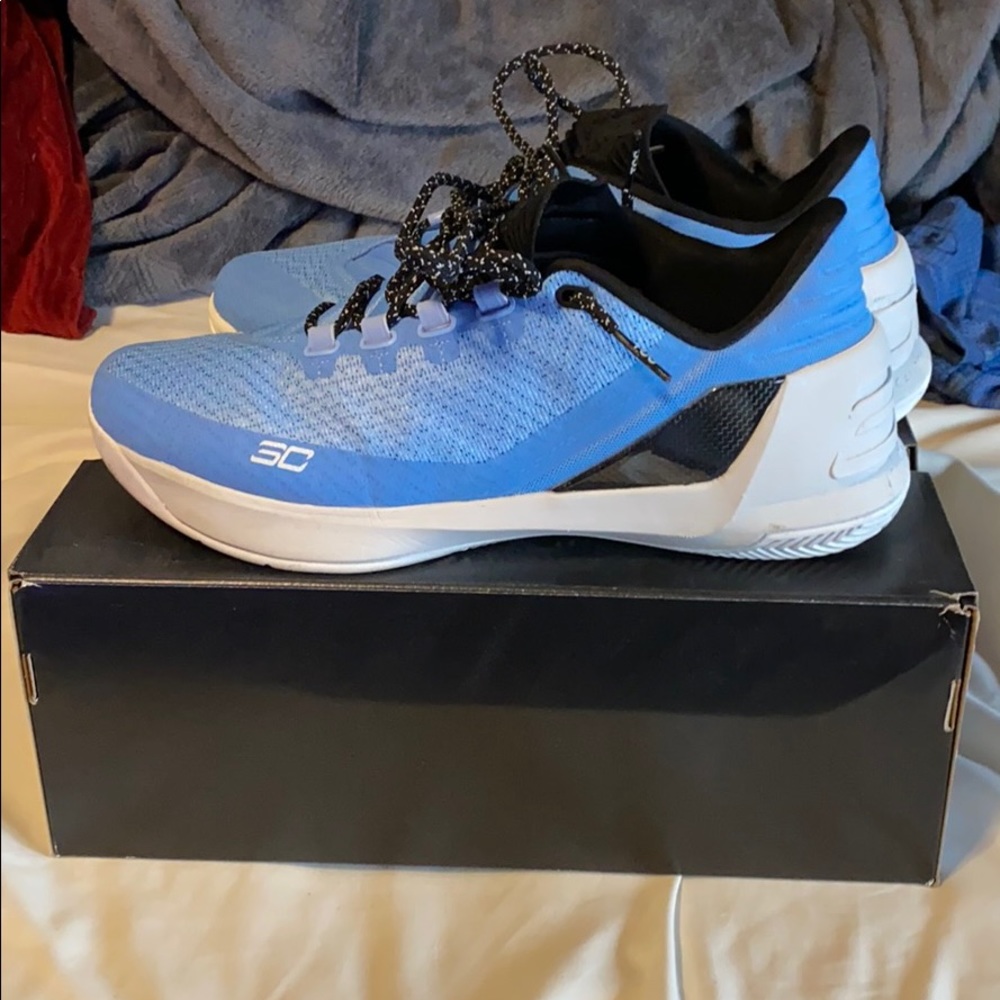 Under Armour Curry 3 Low- size 11
